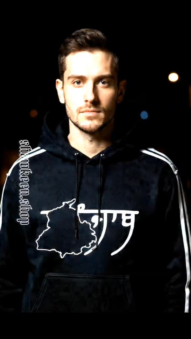 Instagram post from showkeen.shop. This post is in position 4.